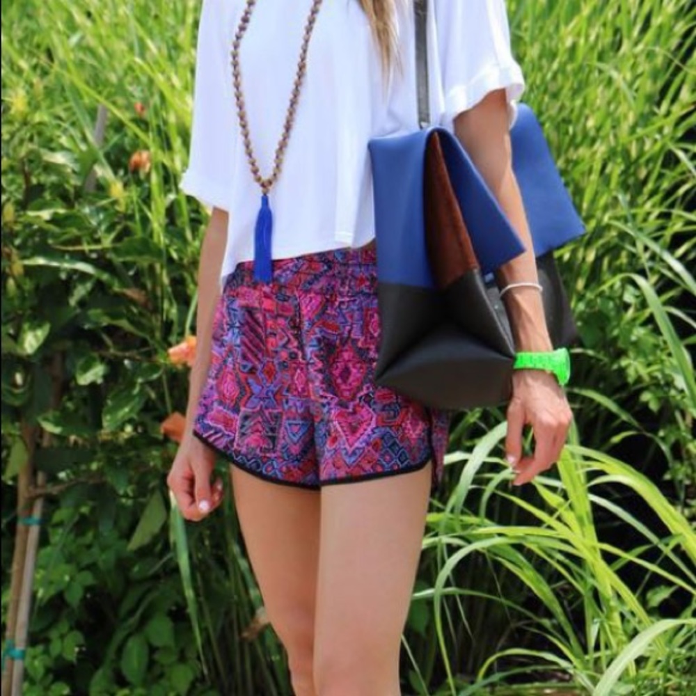 Garage Aztec print short